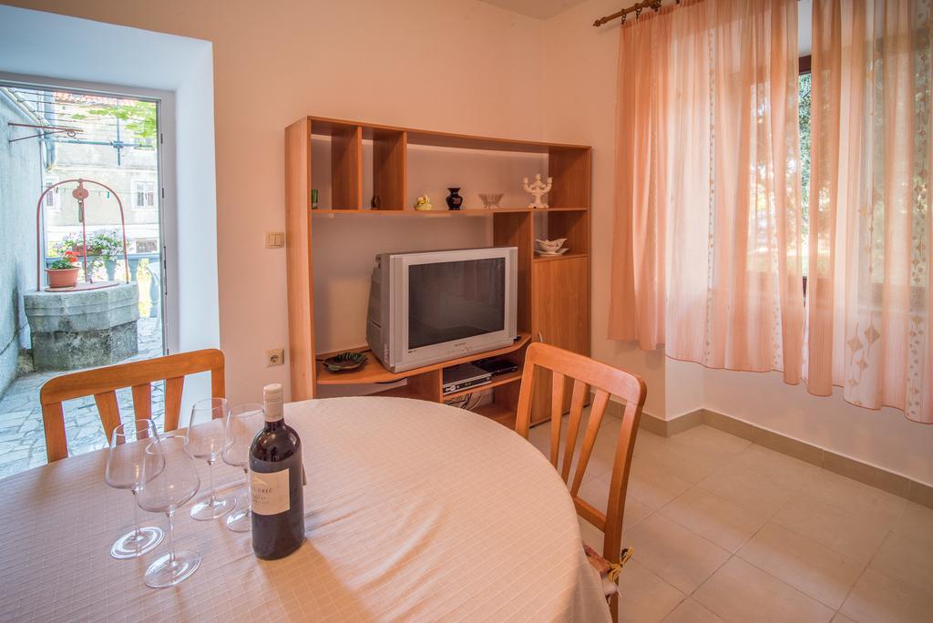 Apartment Ana 1 Малинська Екстер'єр фото